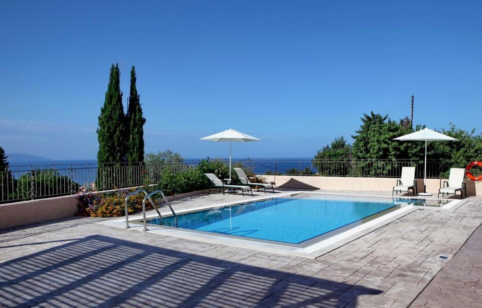 Provenzo And Meliti Villas Lourdata  Luaran gambar