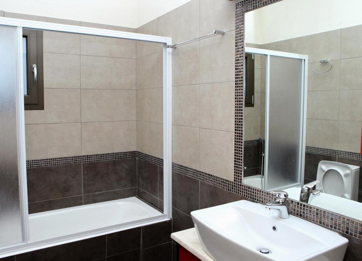 Provenzo And Meliti Villas Lourdata  Luaran gambar