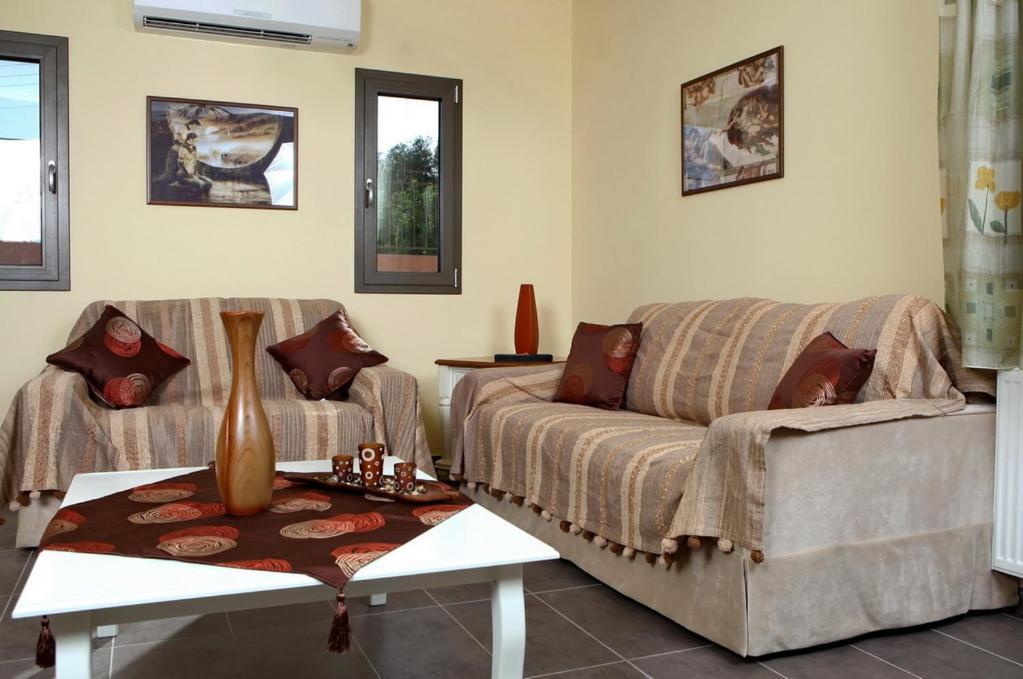 Provenzo And Meliti Villas Lourdata  Luaran gambar
