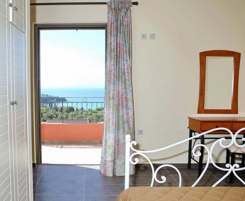 Provenzo And Meliti Villas Lourdata  Luaran gambar